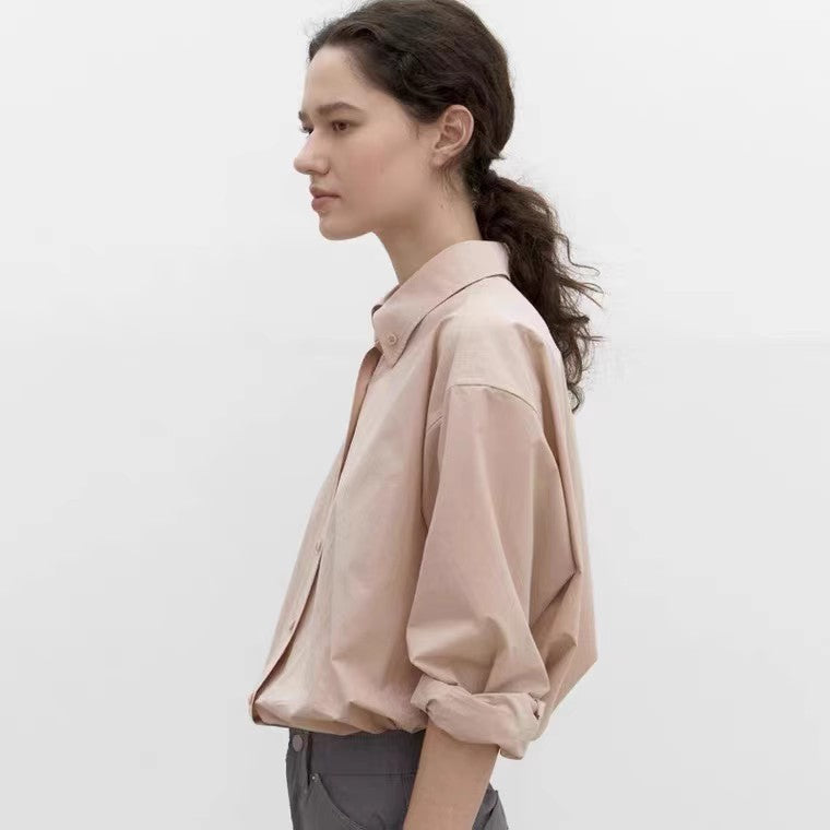 Dame afslappet overshirt-bluse lavet af kvalitets bomuldsblanding med behagelig pasform og fine detaljer Stilla