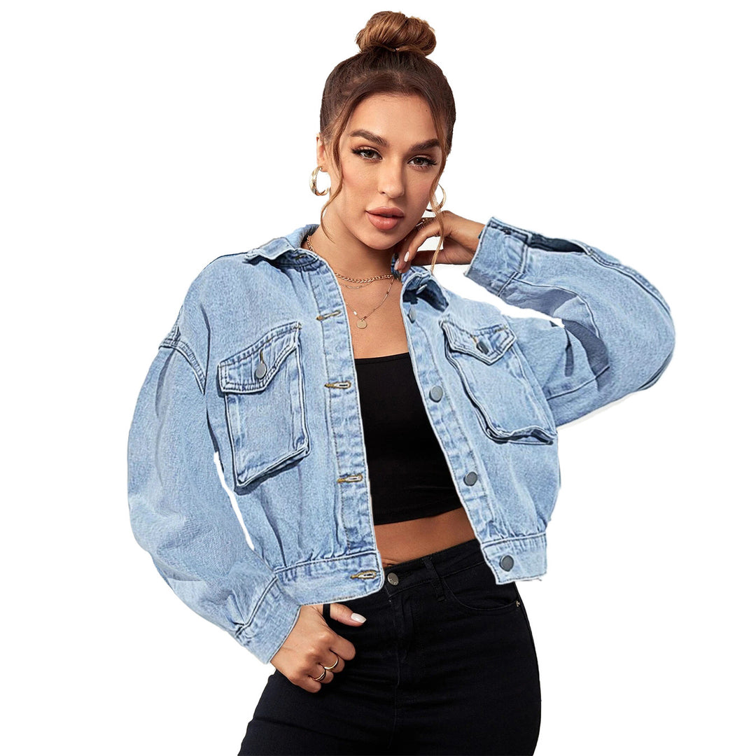 Damer afslappet cropped denimjakke med fashionable skulderdetaljer og praktiske lommer Stilla