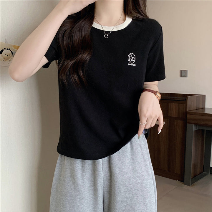 Femme Relaxed Fit Ribbomuld T-Shirt med kontrastbånd Stilla