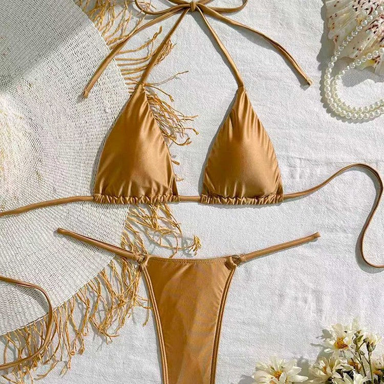 Dame trianglet bikini med justerbart bære-system og udsøgte ruffle-detaljer Skovae