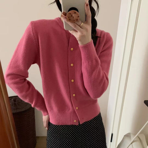 Kvinders cardigan med elegante knapdetaljer og blødt materiale Stilla