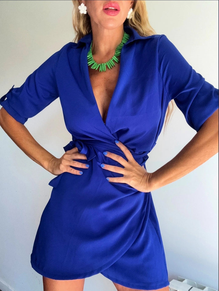 Dame viklekjole med elegant krave og figursyet design Stilla