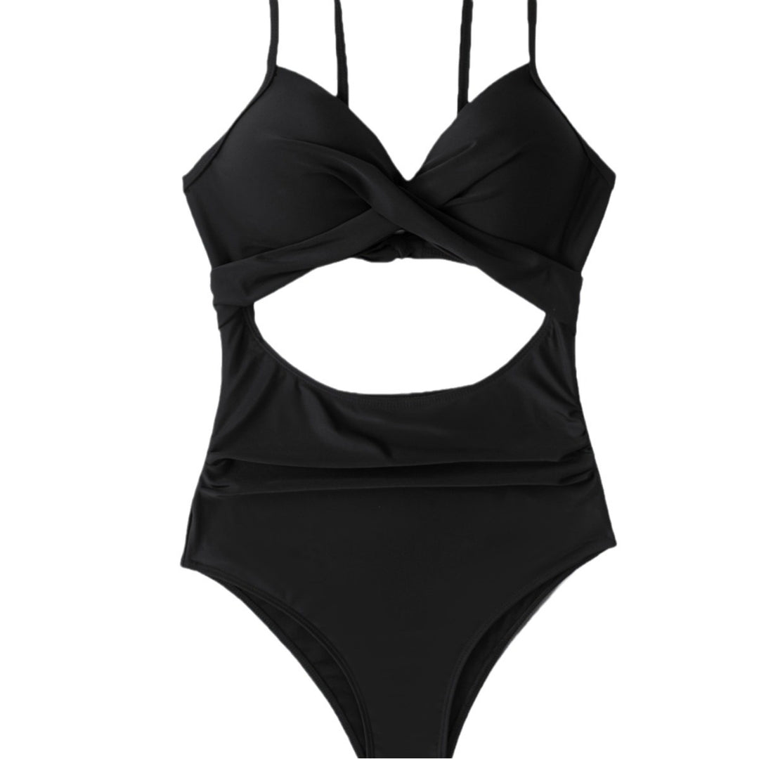 Dame Én-delt Badetøj med elegant Cut-Out-design og feminine Rynkeelementer Stilla