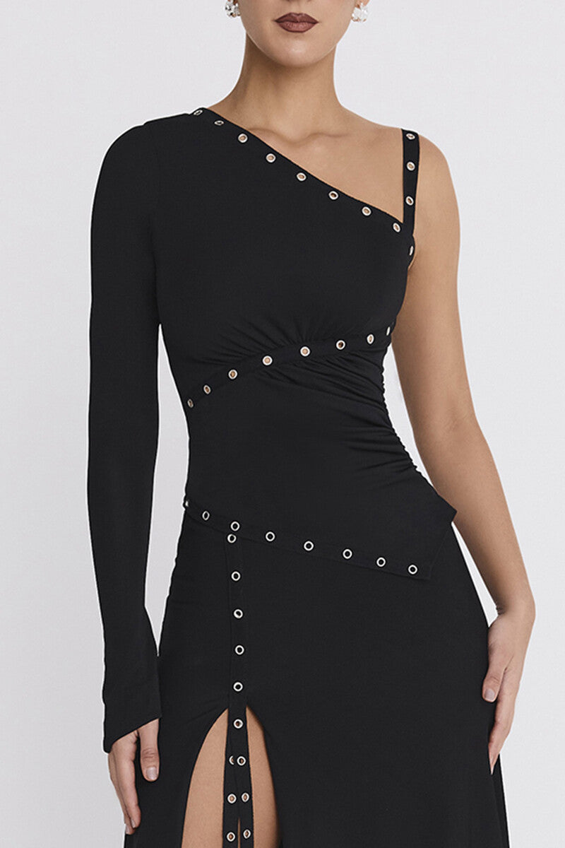 Damer Elegant top med asymmetrisk snit og dekorative øjer Skovae