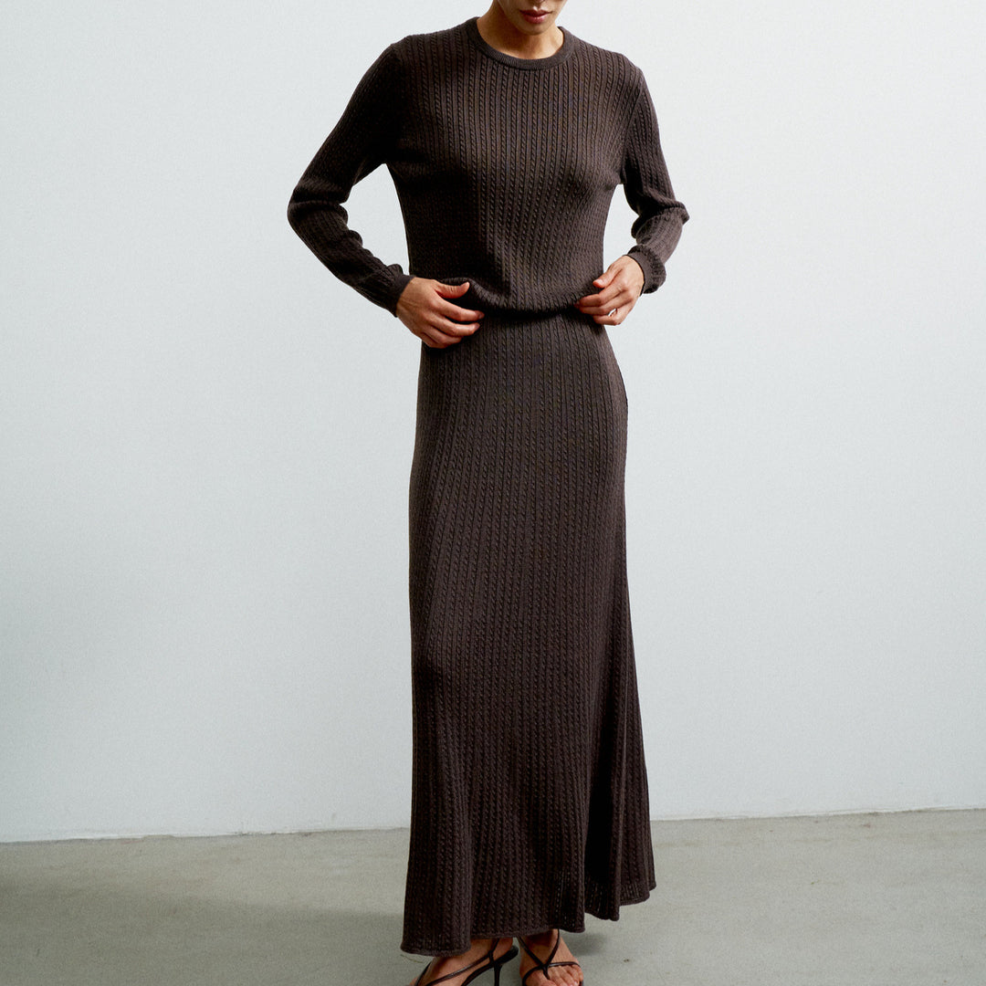 Kvinders Strikket Maxi Kjole i Elegant Rib Design med Lange Ærmer Stilla