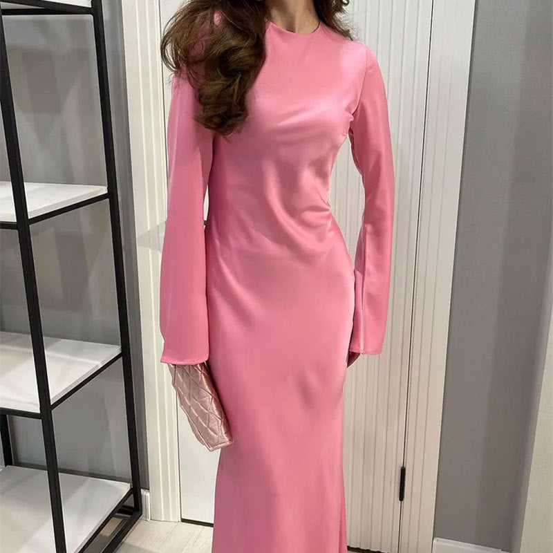 Dame maxikjole med elegante ærmelbånd og tætsiddende snit Stilla
