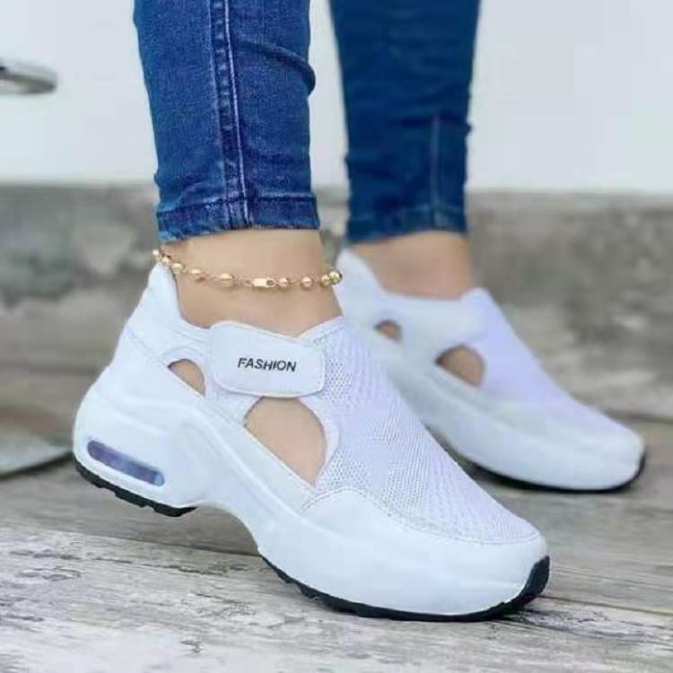 Dame Sporty Slip-On Sneakers med åndbart mesh-overflade og fashionable detaljer Stilla