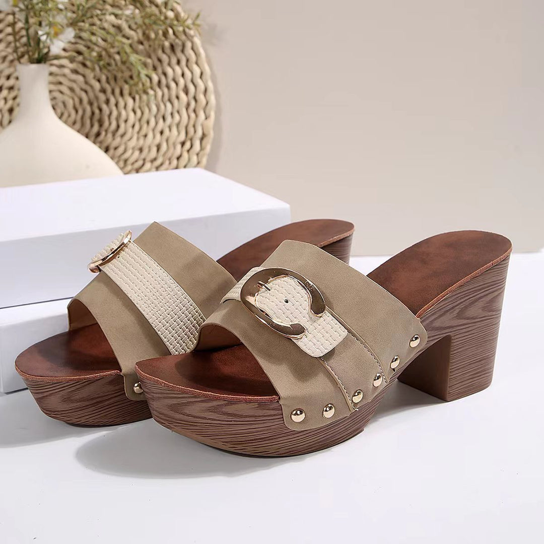 Dame Wedge-sandaler med moderigtige spænde-detalje og stilfuldt trædesign Stilla