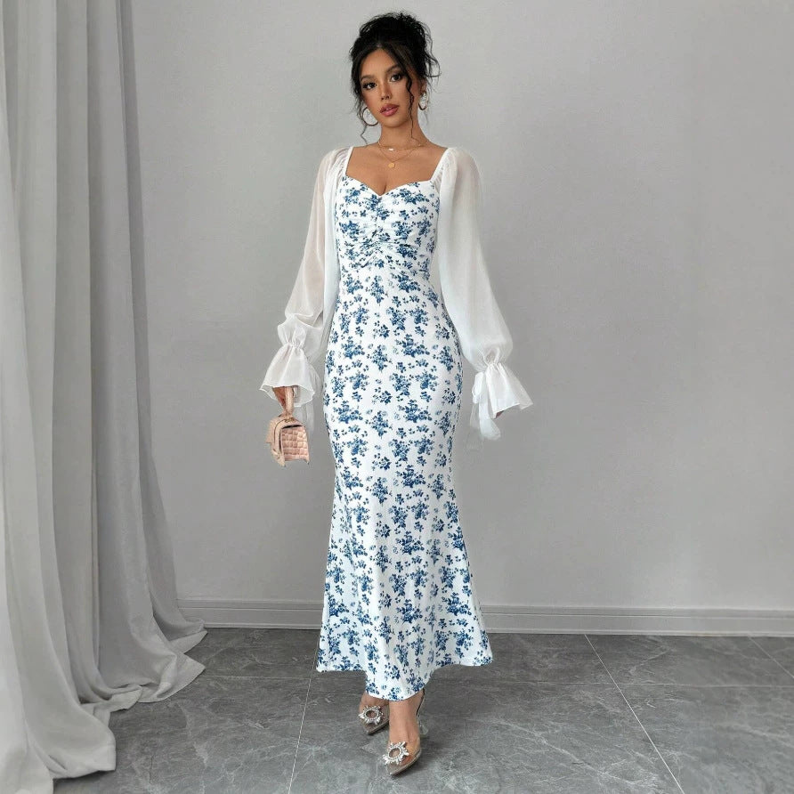 Dame maxikjole med blomsterprint og elegant chiffonoverdel Skovae