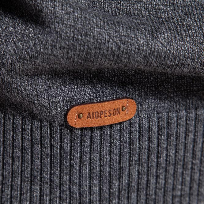 Herrer Rundhals Pullover lavet af fin bomuld med elegante albuepatches Stilla