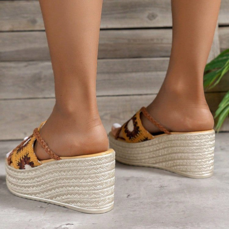 Dame Trendy kile-sandaler med flettet rem og komfortabel sål Stilla