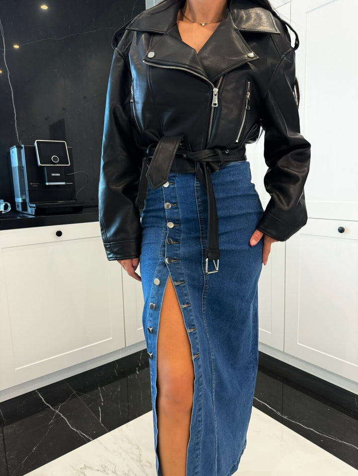 Dame midi denim nederdel med sidelæsning og dekorative knapdetaljer Stilla