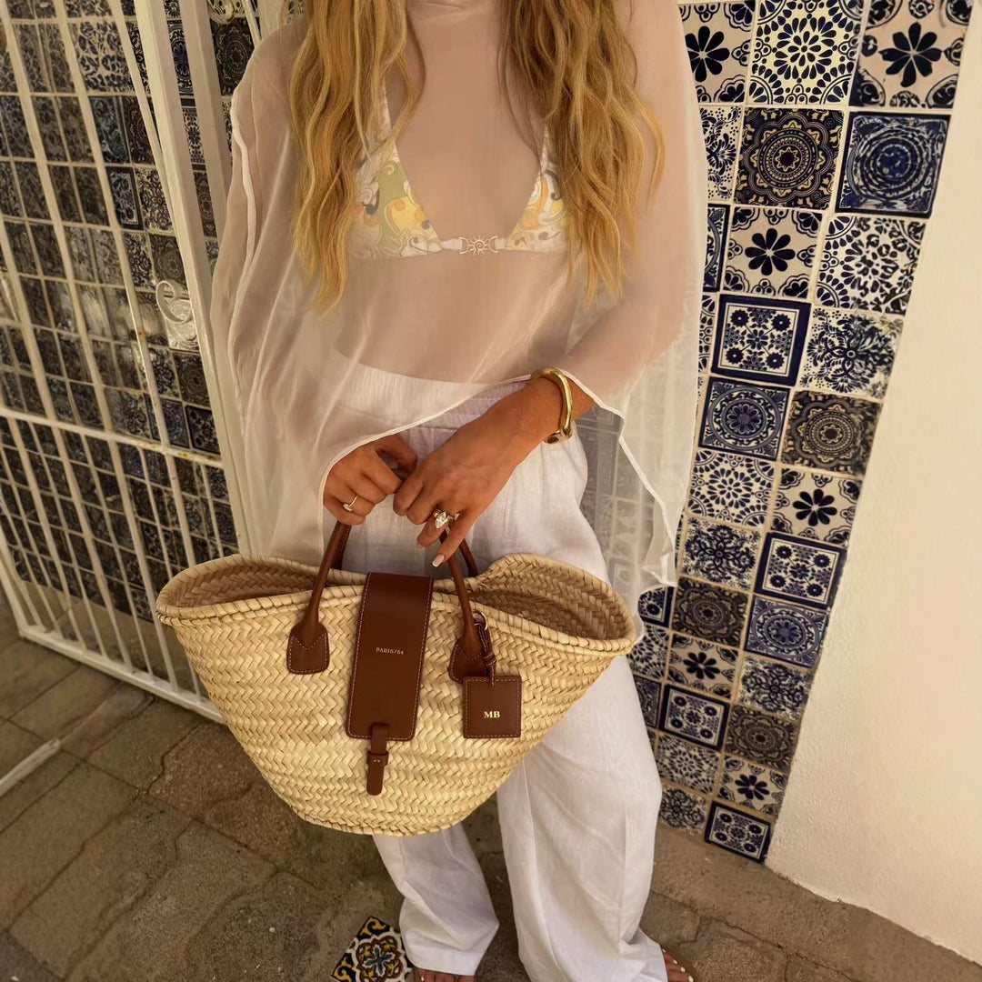 Dame let an sandy poncho lavet af chiffonlignende stof Skovae