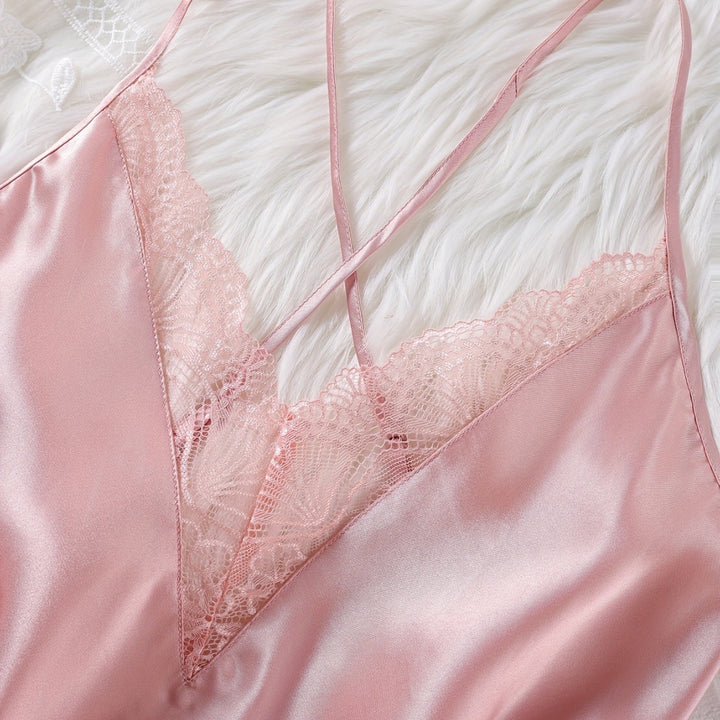 Femme Luksuriøs Satin-Cami- og Bukser-Sæt med Spidsdetaljer Stilla