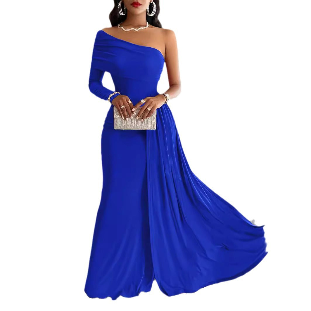 Dame elegant omslagskjole med asymmetrisk one-shoulder-design og flydende skørt Stilla