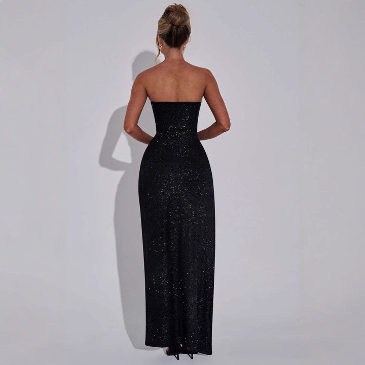 Dame aftenkjole i off-shoulder stil med høj slids og glitrende glimmer-effekt Stilla