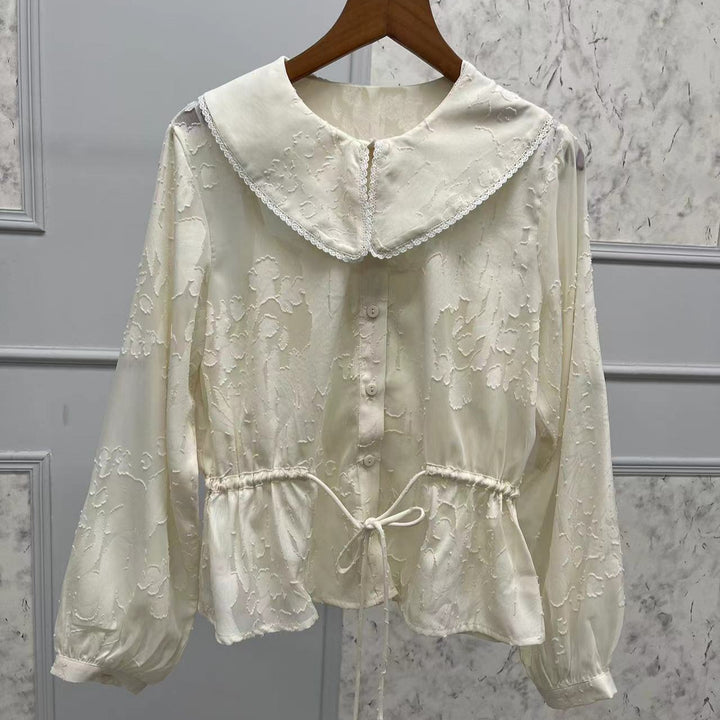 Dame Langærmet bluse med elegant spidemotiv og flæsedetaljer Stilla