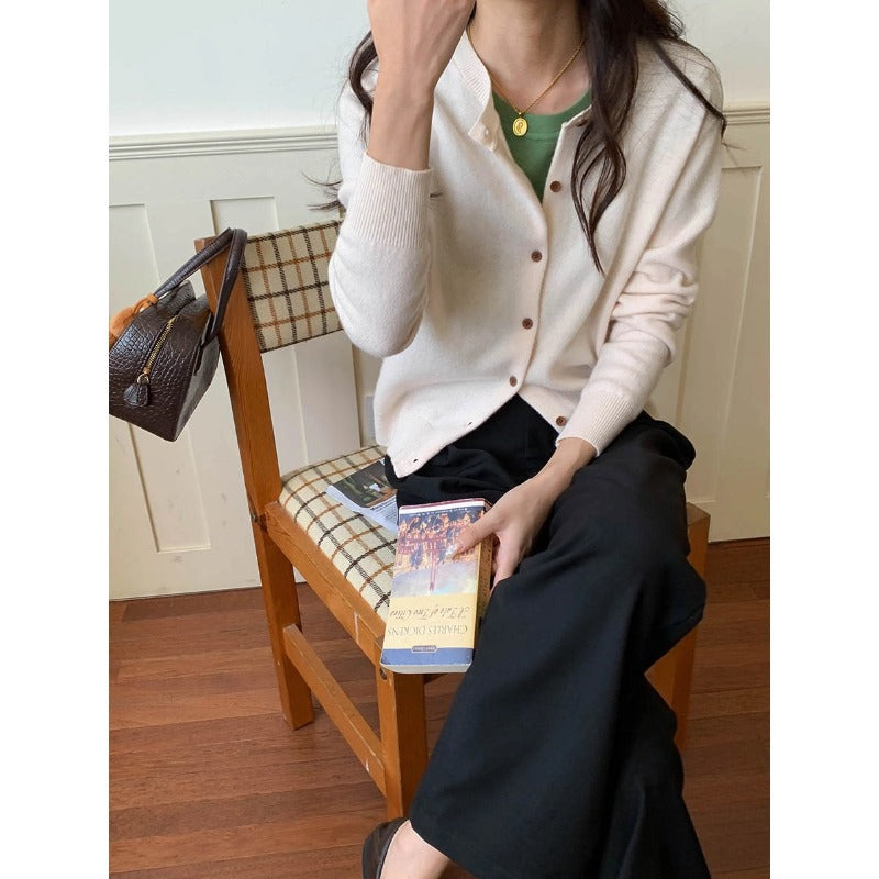 Dame cardigan med knapdetaljer og højkvalitets bomuld Stilla