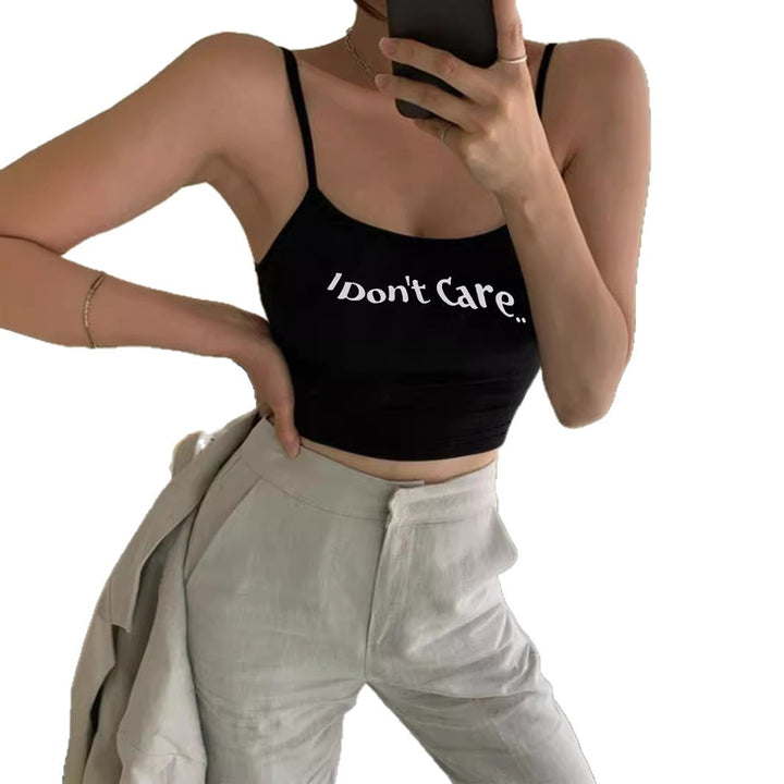 Dame Crop-Top med kreativ tekst og fine stropper Skovae