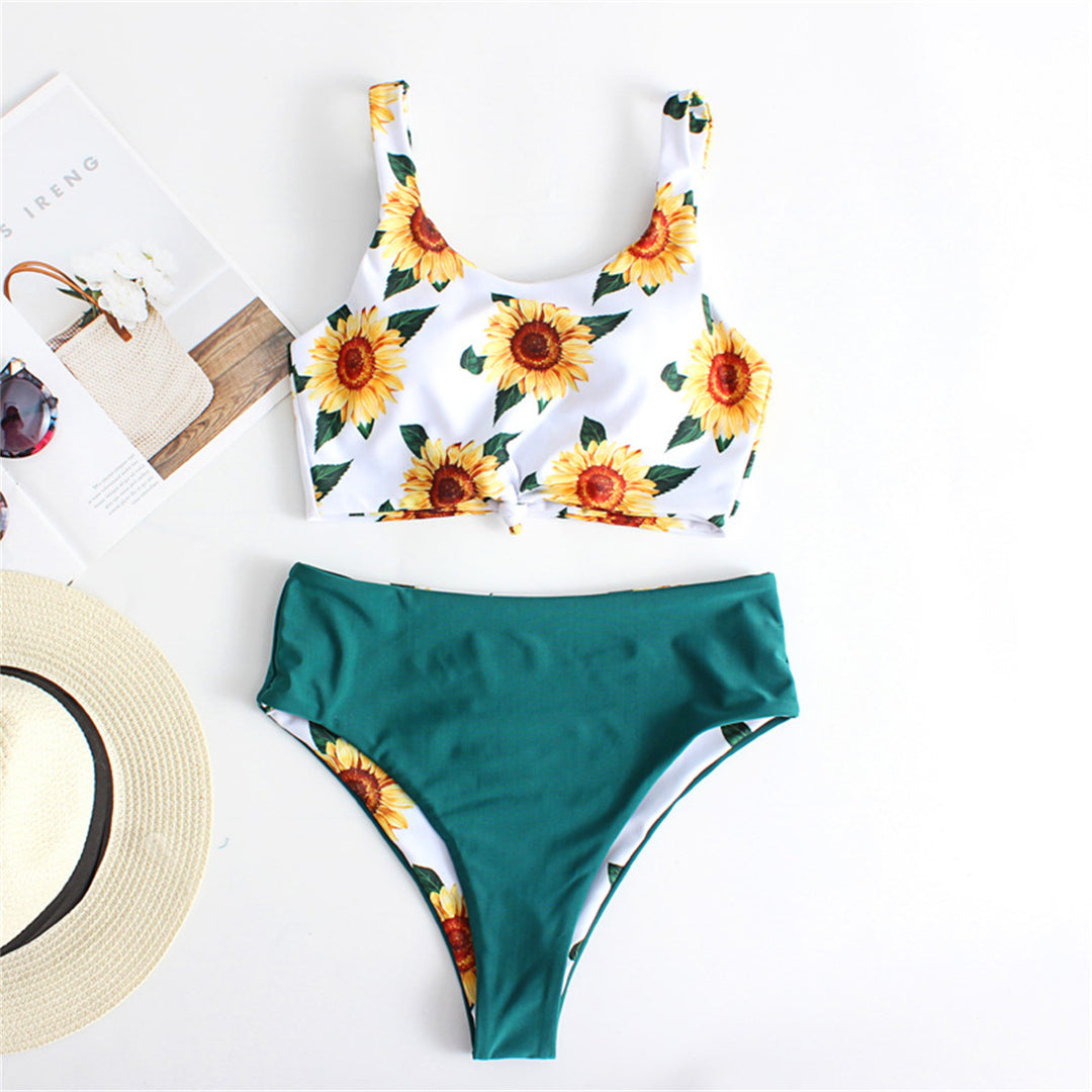 Dame bikini-sæt med blomsteret top og højt skåret trusse Stilla