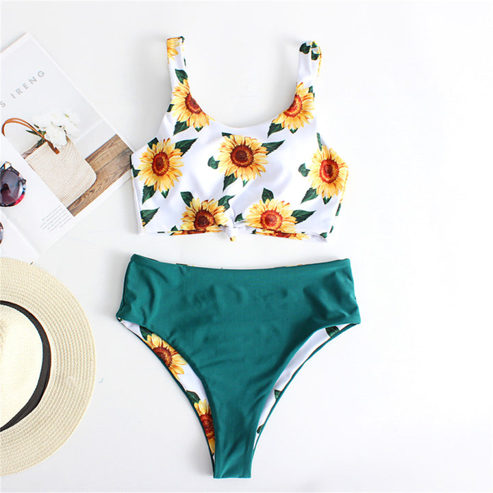 Dame bikini-sæt med blomsteret top og højt skåret trusse Stilla
