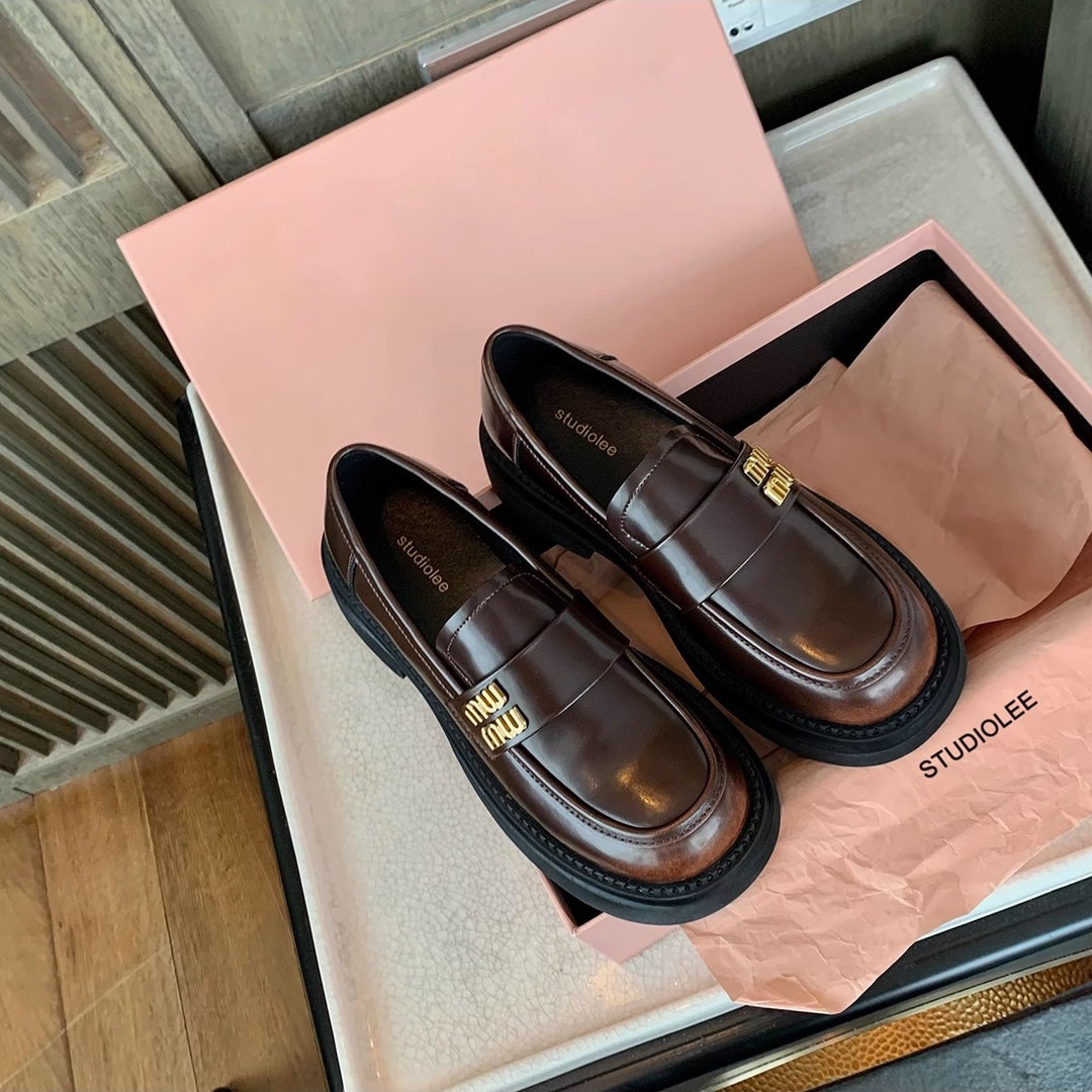 Herre Klassiske Slip-On Loafers med Elegante Metalakcentre Stilla