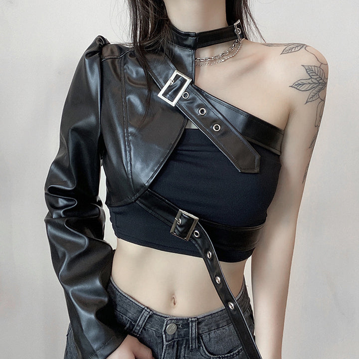 Dame mode-top i kunstlæder med asymmetrisk design Skovae