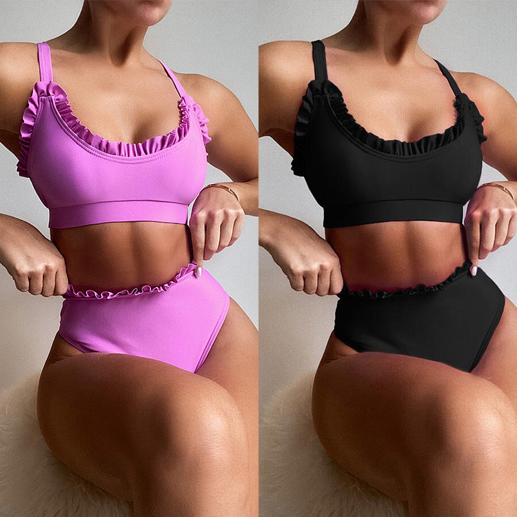 Damehøj taljeret bikini-sæt med legende flæsedesign Stilla