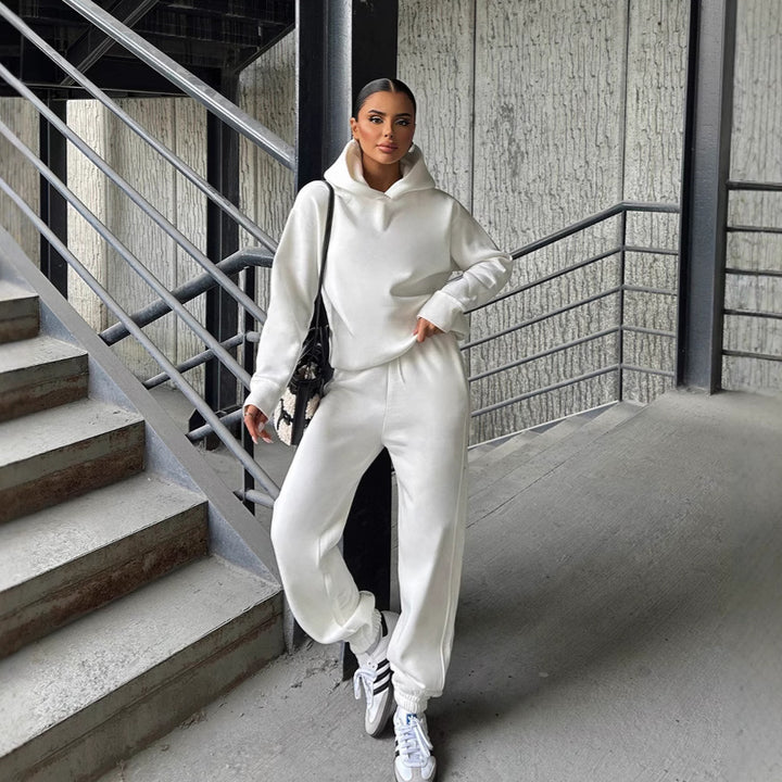 Kvinders sporty hoodie med elegant snit Skovae