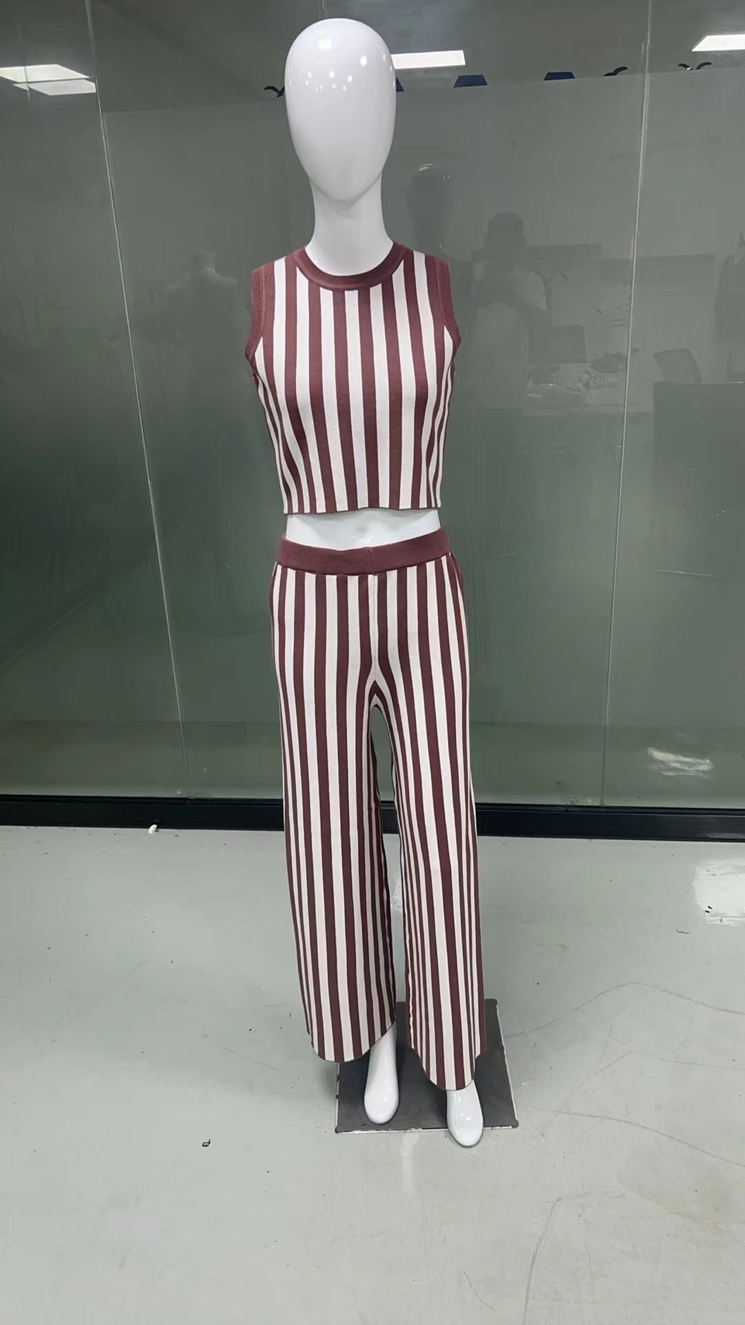 Dame casual jumpsuit med stribet design og høj talje Skovae