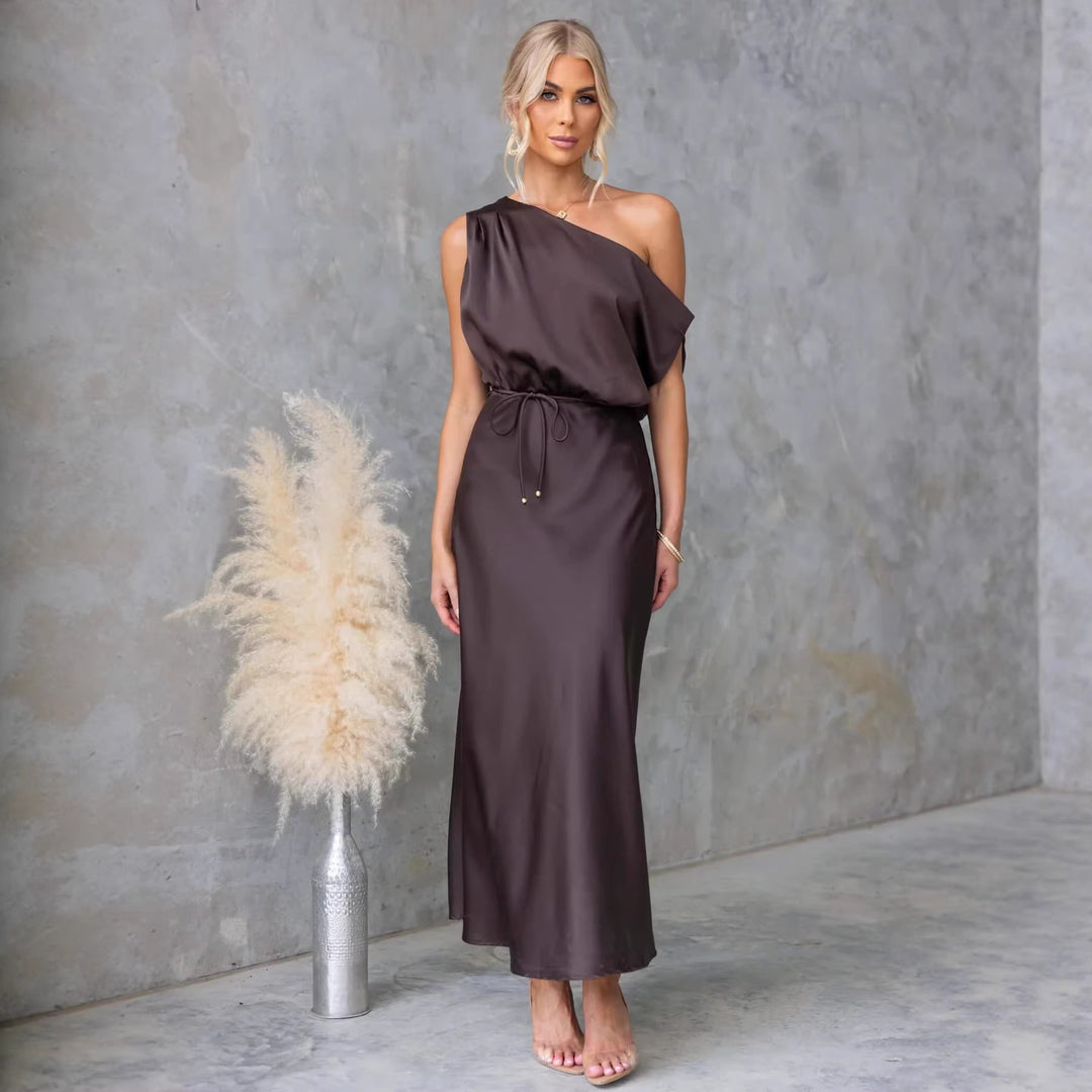 Ladies Maxi Kjole med Off-Shoulder Design og Elastisk Talje Skovae