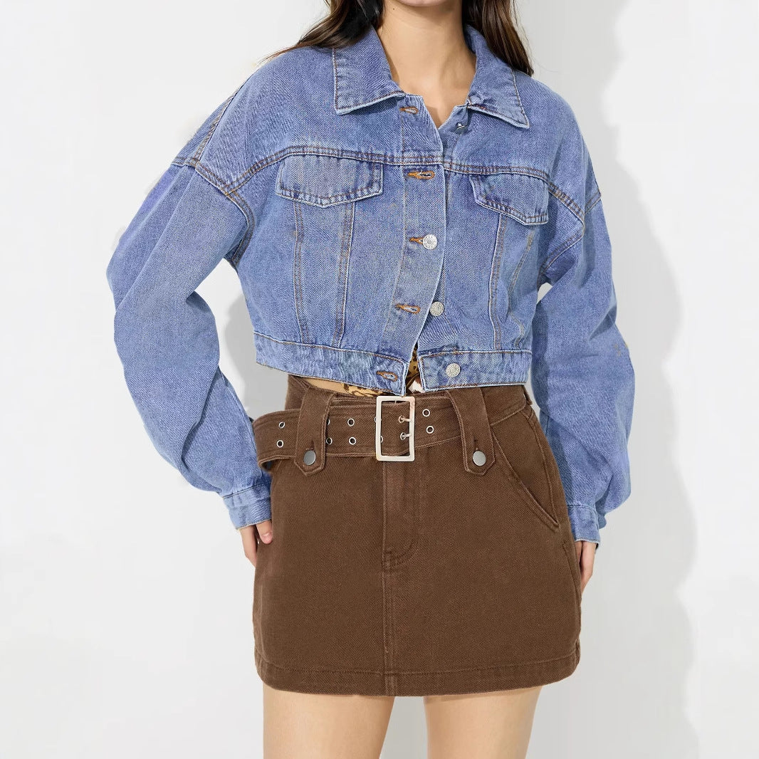 Kvinder cropped denimjakke med voluminøse ærmer og trendy knapdetaljer Stilla