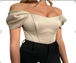 Dame Off-Shoulder Body med elegante pufærmer Stilla