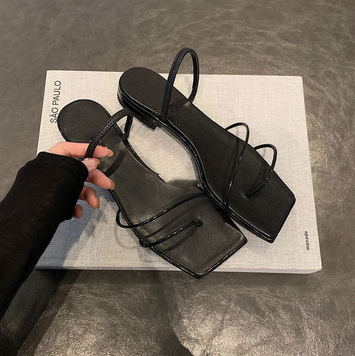 Dame moderne minimalistiske slide sandaler med elegant tåbånd Stilla