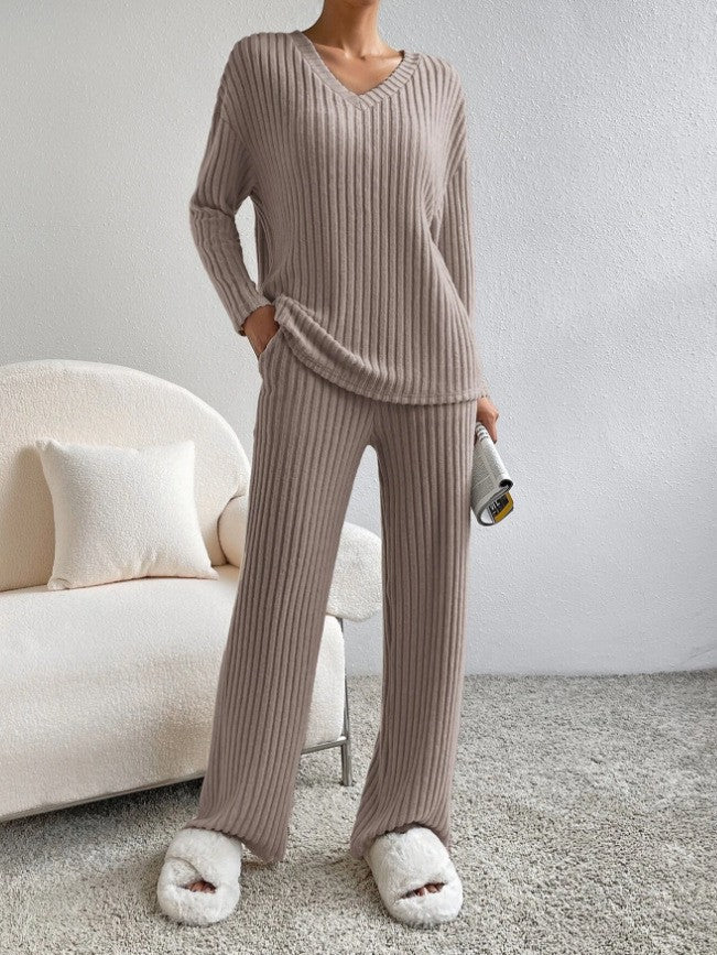 Kvindernes hyggelige strikkede jumpsuit i moderne ribdesign Stilla