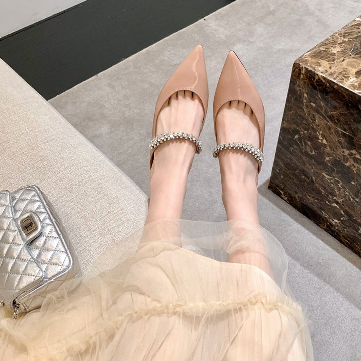 Dame elegante spidse ballerinaer med dekoreret ankelrem Stilla
