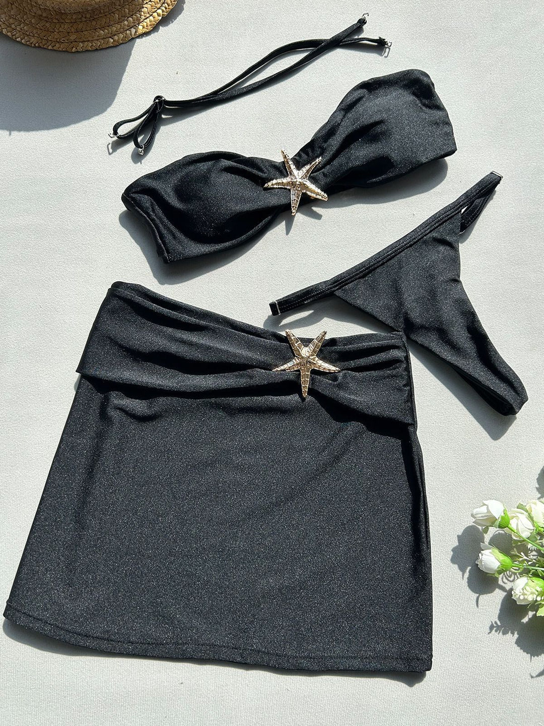 Dame bikini sæt med raffineret indpakningsnederdel og funklende stjerne detaljer Stilla