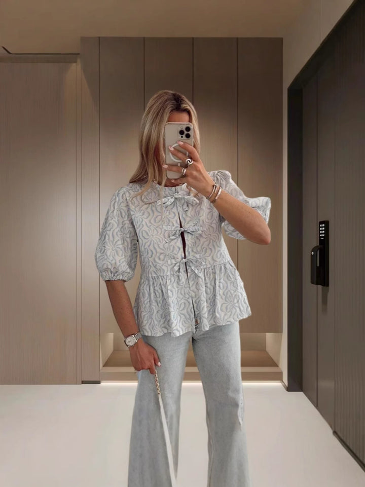 Dame kortærmet bluse i mode leopardprint med binde-detalje Stilla