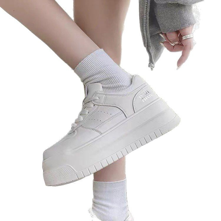 Dame Plateau-Sneakers med sporty design og komfortabel dæmpning Stilla
