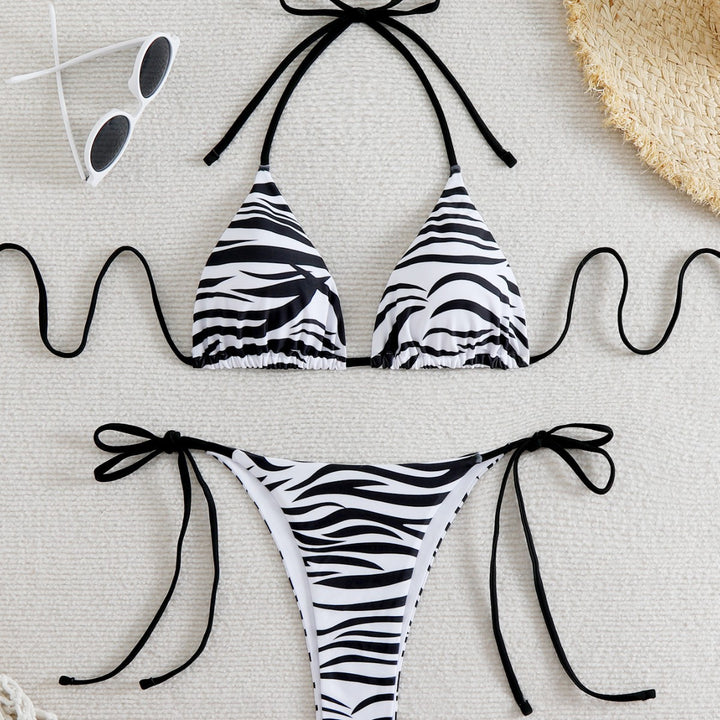 Femme Triangle-Bikini-Sæt med justerbart bindingsdetalje Stilla