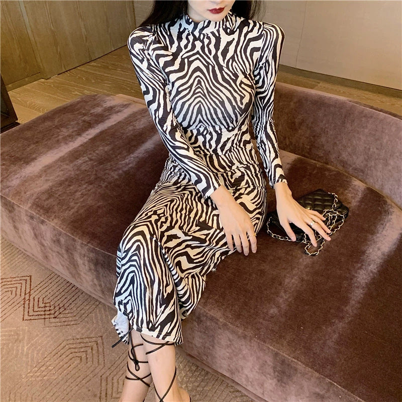 Stilla | Slående Zebra Print Talje-Cinching Bodycon Kjole