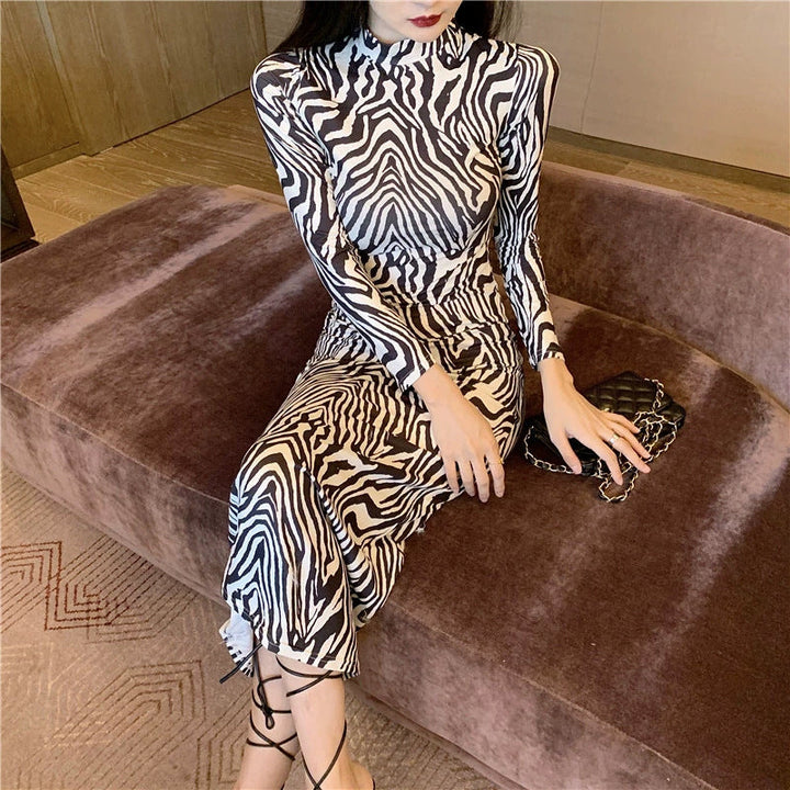 Stilla | Slående Zebra Print Talje-Cinching Bodycon Kjole