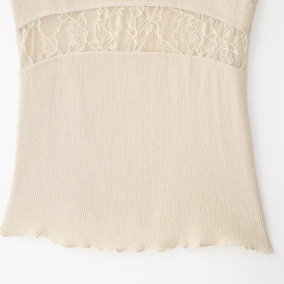 Dame spids-cami-top med sarte stropper og elegante detaljer Skovae