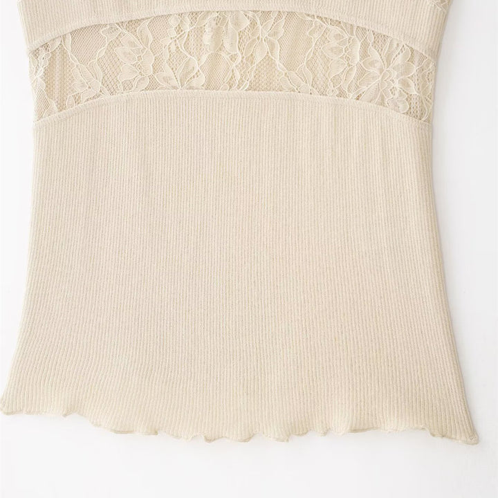 Dame spids-cami-top med sarte stropper og elegante detaljer Skovae