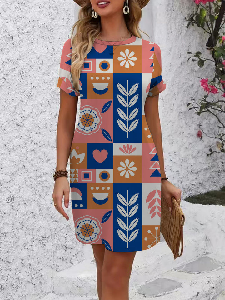 Dame casual kortærmet kjole med florale motiver og behagelig pasform Skovae