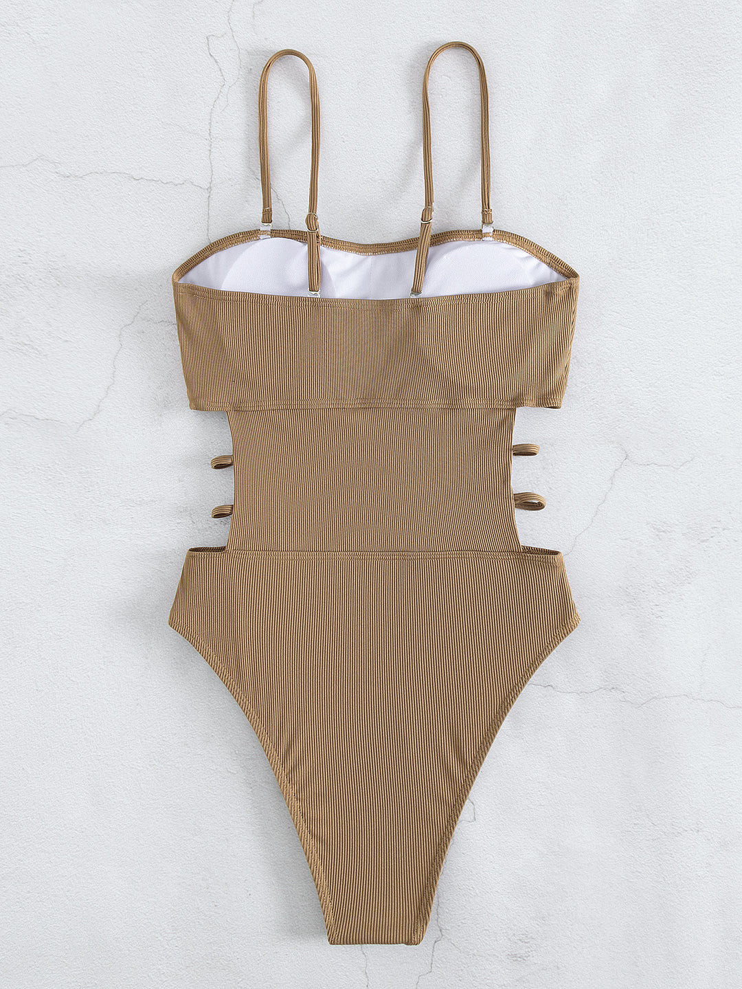 Dame one-piece badedragt med raffinerede cut-outs og elegante stropper Stilla