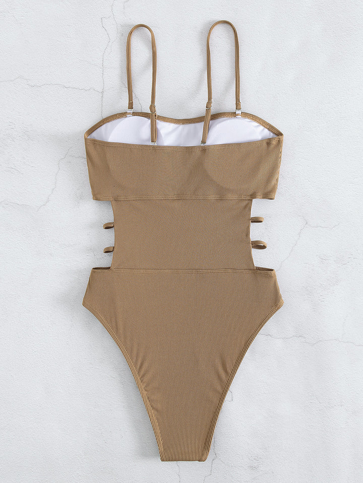 Dame one-piece badedragt med raffinerede cut-outs og elegante stropper Stilla