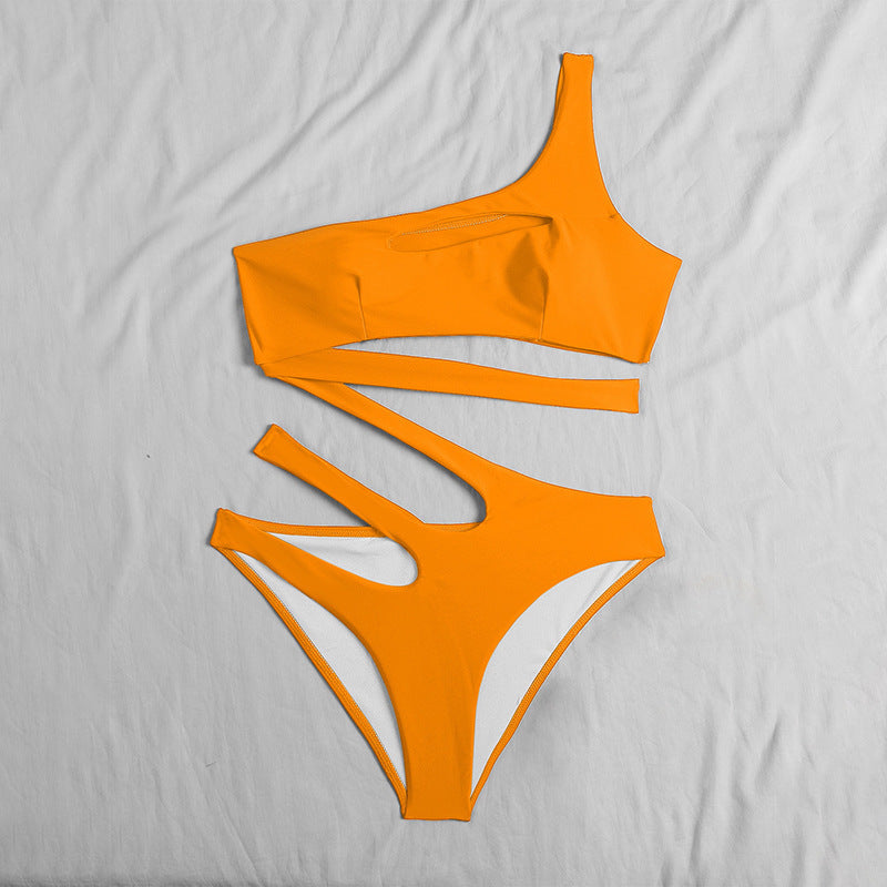 Dame Cut-Out bikini med asymmetrisk design og sexy stropdetaljer Stilla