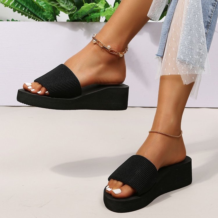 Dame Wedge-sandaler med stilfuld rem i ribdesign Stilla