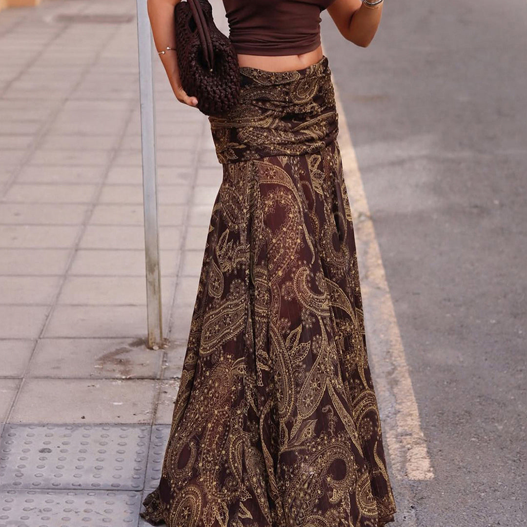 Dame skirt with asymmetrical hem and paisley pattern Skovae
